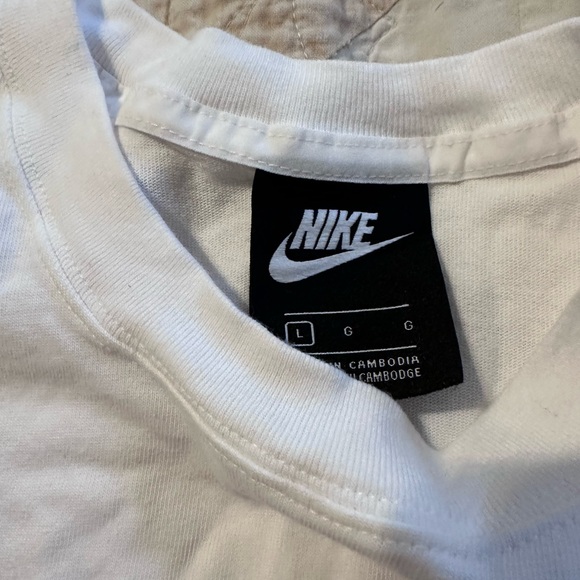 Nike women’s workout top size large - Picture 2 of 3